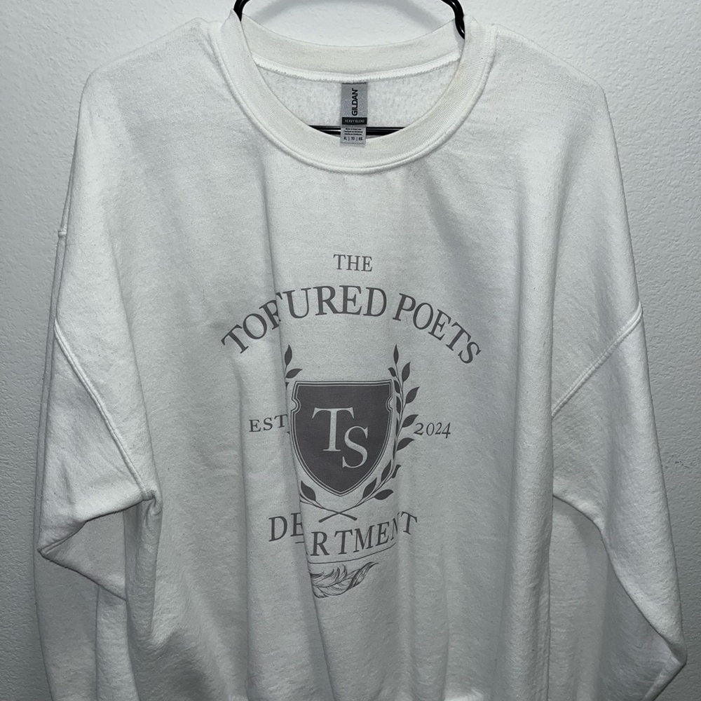 Taylor Swift Cream Sweatshirt with Gray Graphic